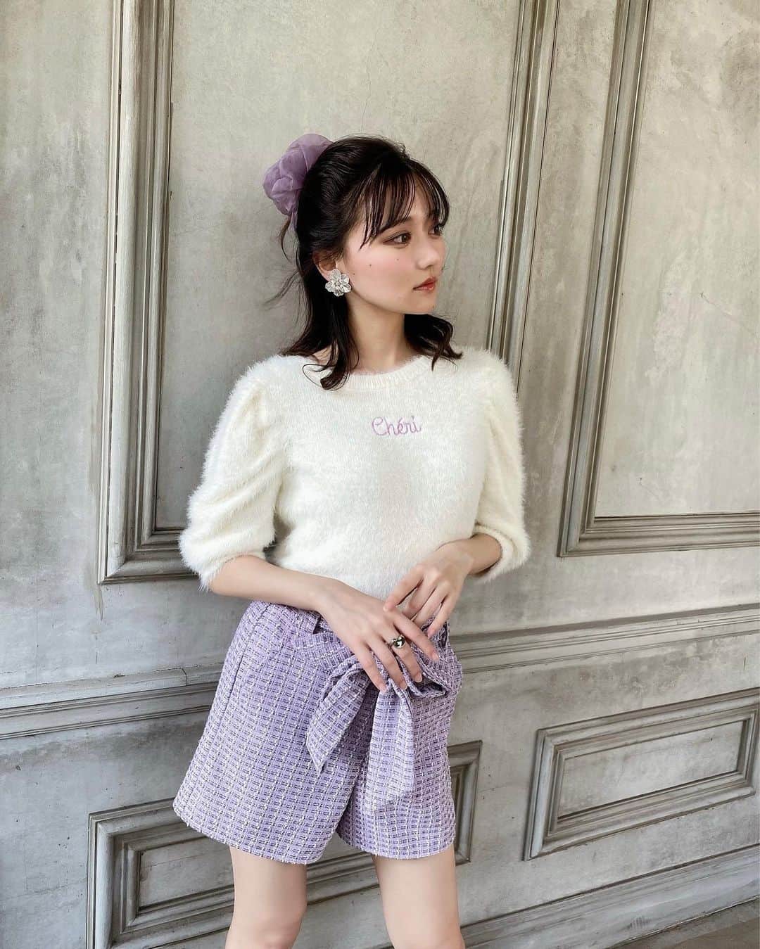 石綿日向子さんのインスタグラム写真 - (石綿日向子Instagram)「🕯 自分に期待して 毎日幻滅しまくって 耐えて鍛える俺は、悟空〜^_^ #君はベジータ  #服装の系統と言ってる事真逆 今日も撮影楽しかった♡ @miia_official」10月5日 21時21分 - hinako_ishiwata