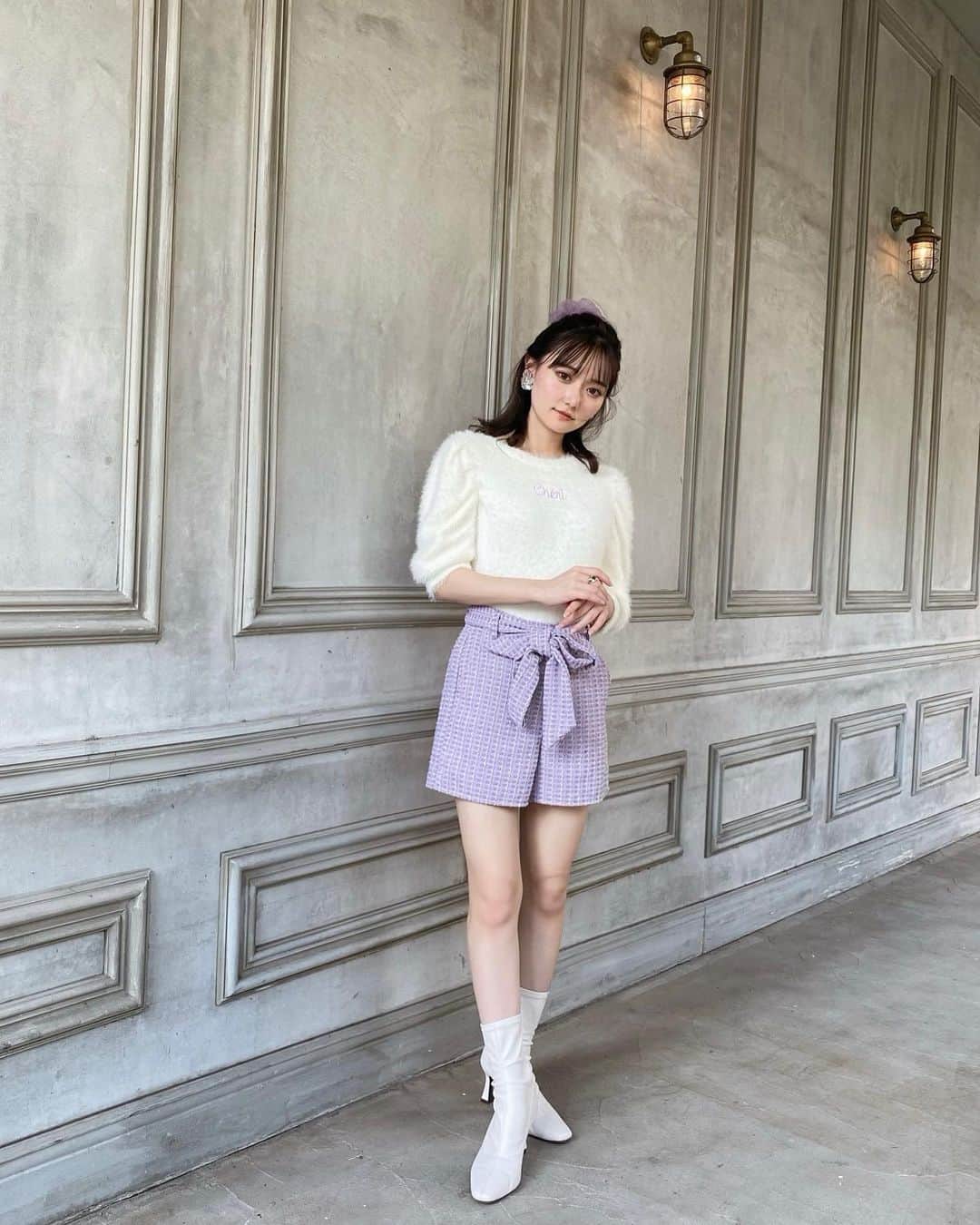 石綿日向子さんのインスタグラム写真 - (石綿日向子Instagram)「🕯 自分に期待して 毎日幻滅しまくって 耐えて鍛える俺は、悟空〜^_^ #君はベジータ  #服装の系統と言ってる事真逆 今日も撮影楽しかった♡ @miia_official」10月5日 21時21分 - hinako_ishiwata