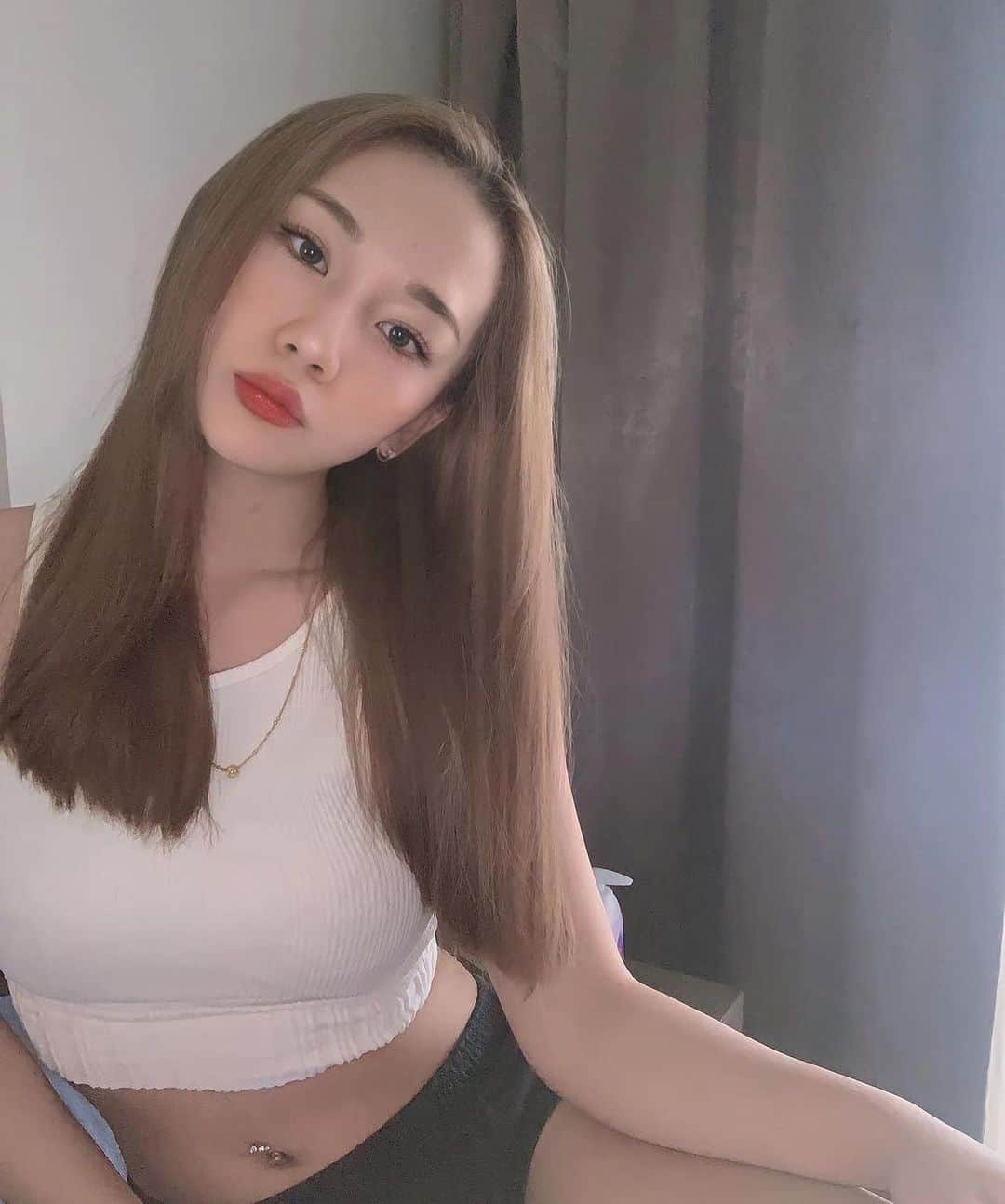 のインスタグラム：「どうも美女色気図鑑です！💕 ＊ ＊ 今回ご紹介するのはこの方‼️ ＊ ＊ とっても可愛い！！🙈💕 お人形さんみたいな綺麗さですね😍💕 ＊ ＊ 他にも素敵な投稿がたくさんあります！✨ ＊ 皆さんも是非チェックしてみてね🧸 ＊ ＊ 明日の投稿もお楽しみに！！ ＊ ＊ #色気 #可愛い #綺麗 #かわいい #写真集 #モデル #美肌 #笑顔 #スタイル抜群 #可愛い #可愛すぎ #会いたい #天使 #美女 #美人 #美しい #清楚 #スタイル #色白 #スタイル抜群 #美脚 #素敵 #カワイイ #応援」