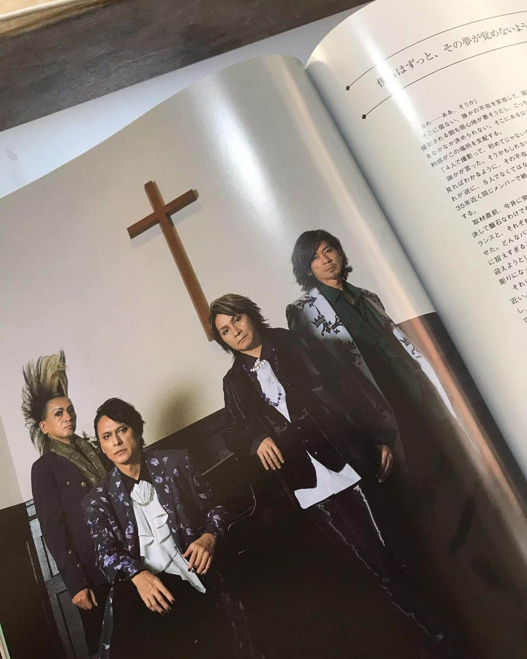 今井寿さんのインスタグラム写真 - (今井寿Instagram)「#🚂  おや？笑  ・・・これは⁉️  あれなの？  死んでる設定なの？ もしくは死んでるの？俺は  #😇 #✝️ #死んでるの？ #俺は  #phy  #生きてます  BUCK-TICK  GO-GO B-T TRAIN  #gogobttrain #恋 #唄ver.2021 #justonemorekissver.2021  #櫻井敦司 #星野英彦 #樋口豊 #ヤガミトール  #今井寿 #imaihisashi #guitar #bucktick #bt #peace #✌🏻 #🌈🌈🌈🌈🌈🌈🌈 #アブラカダブラ #ABRACADABRA #🔮🙏🏻 #御守り」10月5日 22時20分 - bucktick_imai