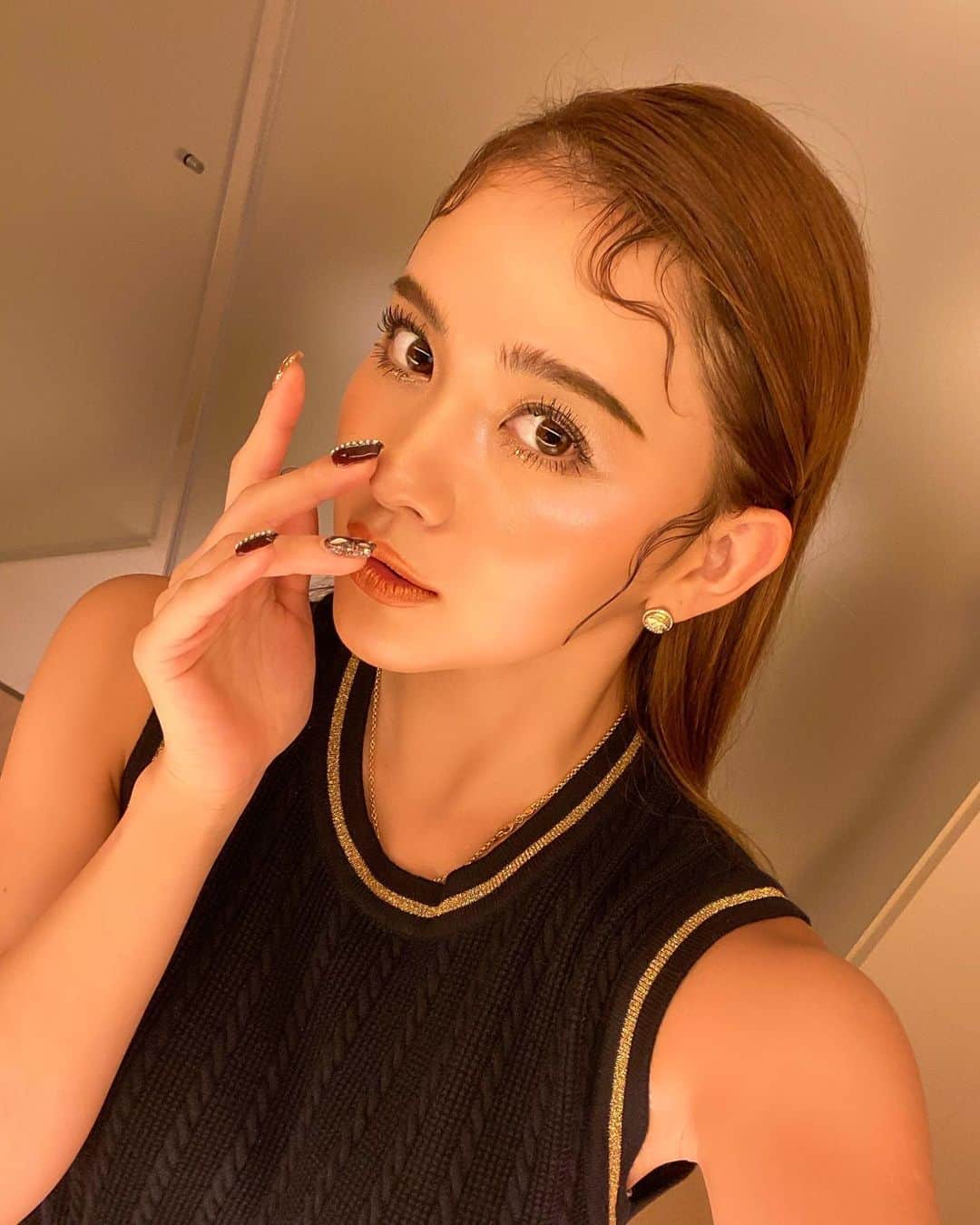 のインスタグラム：「🐍💚 Me  hair set @beauty_salon_nagomi 📍  #selfie #makeup #hairstyle #秋メイク」