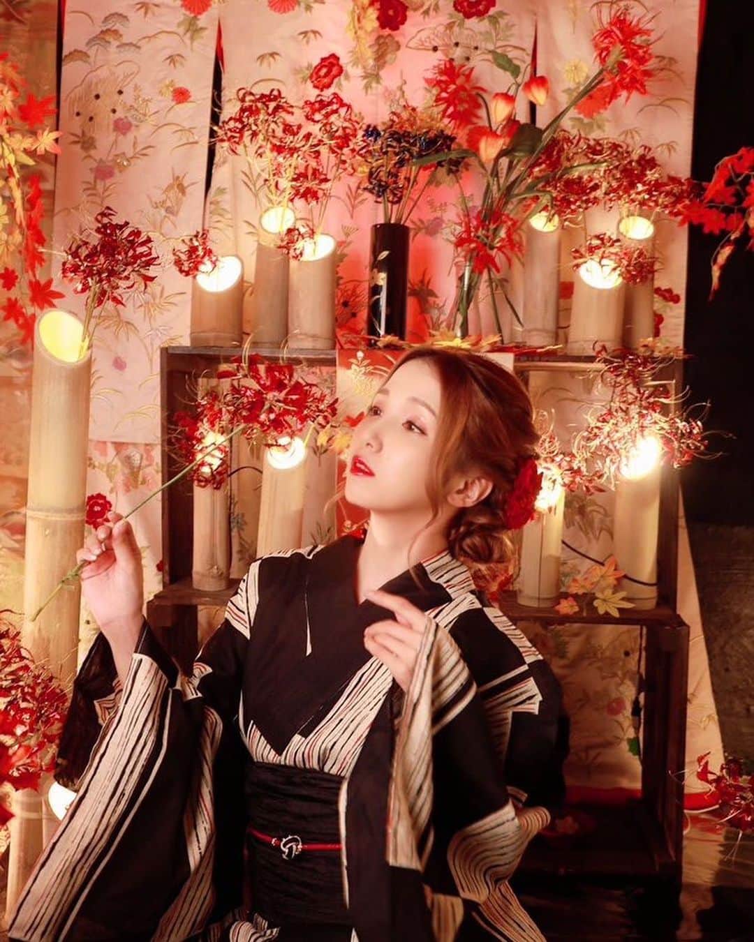 友田彩也香のインスタグラム：「秋ですね🥺🍁🌾 ⁡ Photographer：@keisukehigure ⁡ ⁡ 友田彩也香オフィシャルファンクラブ🏰👸 https://fantia.jp/fanclubs/62661 ⁡ ⁡ #インスタグラビア #instagravure #Japanese #japanesegirl  #asian #asiangirl #asianwoman #asianstyle #sexy #Photo #gravure #shooting #photographer #ootd #浴衣  #秋 #彼岸花 #紅葉 #official #Fanclub #Fantia #ファンティア  #follow #followme」