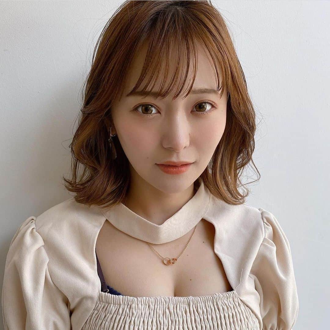のインスタグラム：「どうも美女色気図鑑です！💕 ＊ ＊ 今回ご紹介するのはこの方‼️ ＊ ＊ とっても可愛い！！🙈💕 お人形さんみたいな綺麗さですね😍💕 ＊ ＊ 他にも素敵な投稿がたくさんあります！✨ ＊ 皆さんも是非チェックしてみてね🧸 ＊ ＊ 明日の投稿もお楽しみに！！ ＊ ＊ #色気 #可愛い #綺麗 #かわいい #写真集 #モデル #美肌 #笑顔 #スタイル抜群 #可愛い #可愛すぎ #会いたい #天使 #美女 #美人 #美しい #清楚 #スタイル #色白 #スタイル抜群 #美脚 #素敵 #カワイイ #応援」