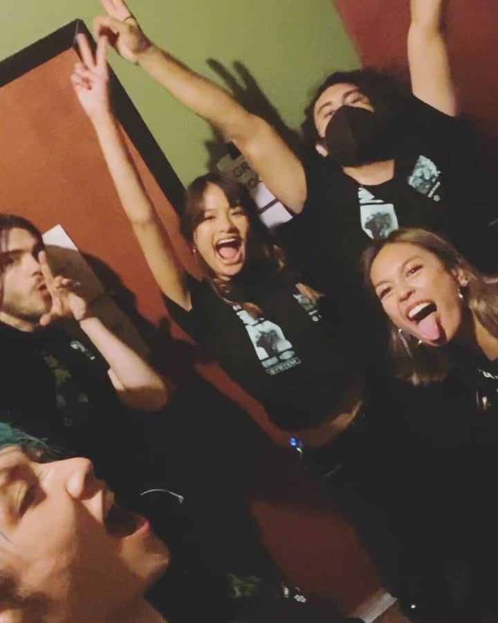 のインスタグラム：「This is it. The feeling of live music again. Thanks Seattle for the GREAT energy!!!!! It was lit 🔥  久しぶりのこの感覚、やっぱ燃えるよね。シアトルも熱かった！次は、サンフランシスコ！！！！(ていうか、今日)  #MiyaviImaginary」