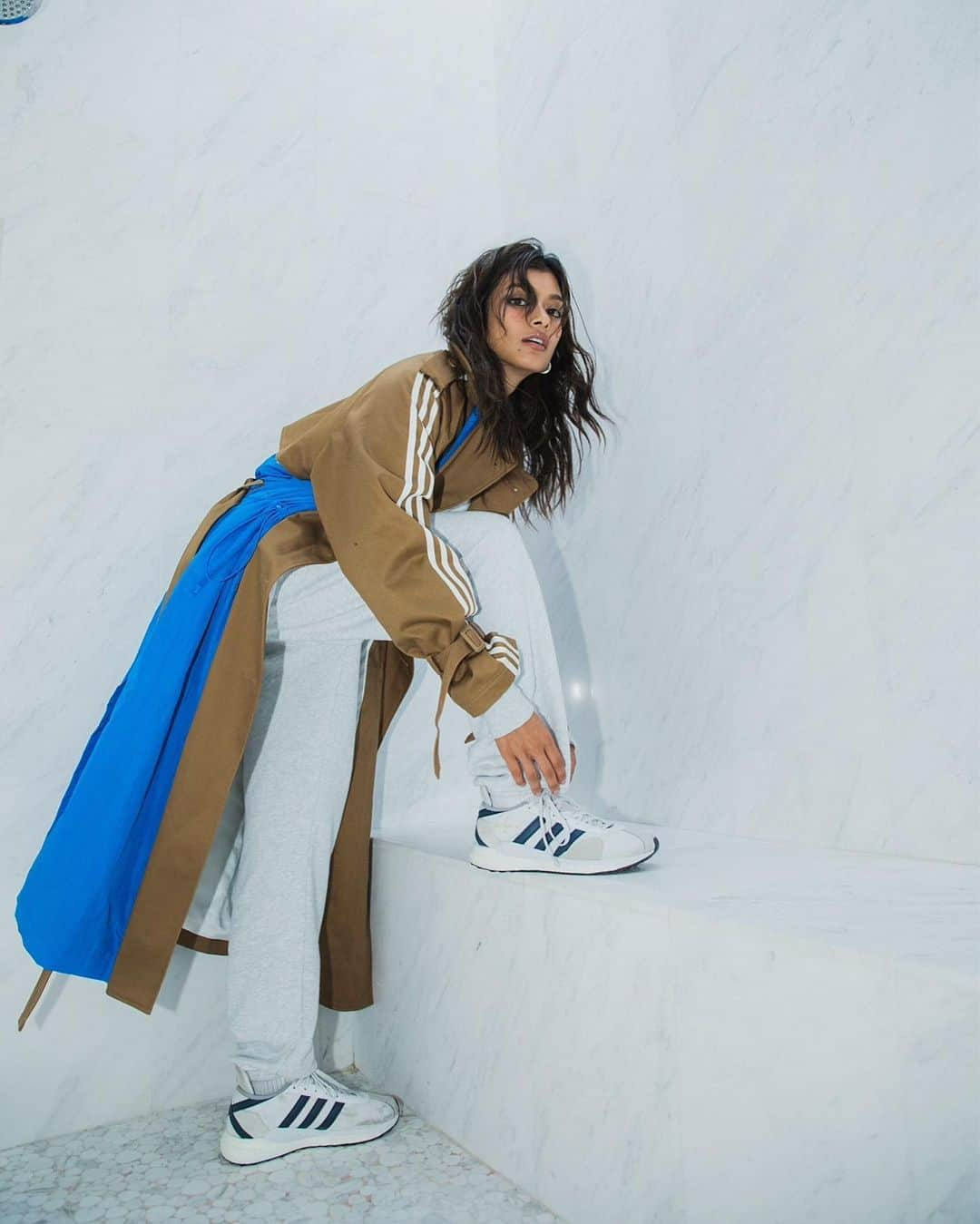 ローラさんのインスタグラム写真 - (ローラInstagram)「Adidas blue version 🤍@adidasoriginals 💙 @adidastokyo 🤍 @adidas   Photo by @kevin_amato」10月6日 8時20分 - rolaofficial