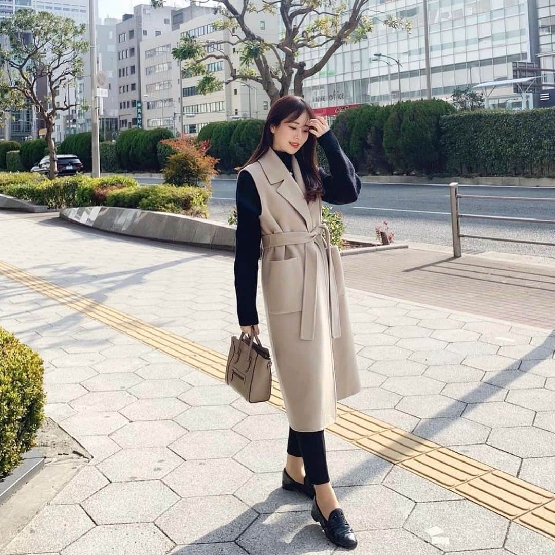 ハンナミのインスタグラム：「Handmade 🧥🧶🪡 これは1月だったかな？  沢山のリクエストをいただいていた ロングベストコート。 今年も再販売が決まりました :) 前回買い逃がされた方はこの機会にぜひ ☺️」