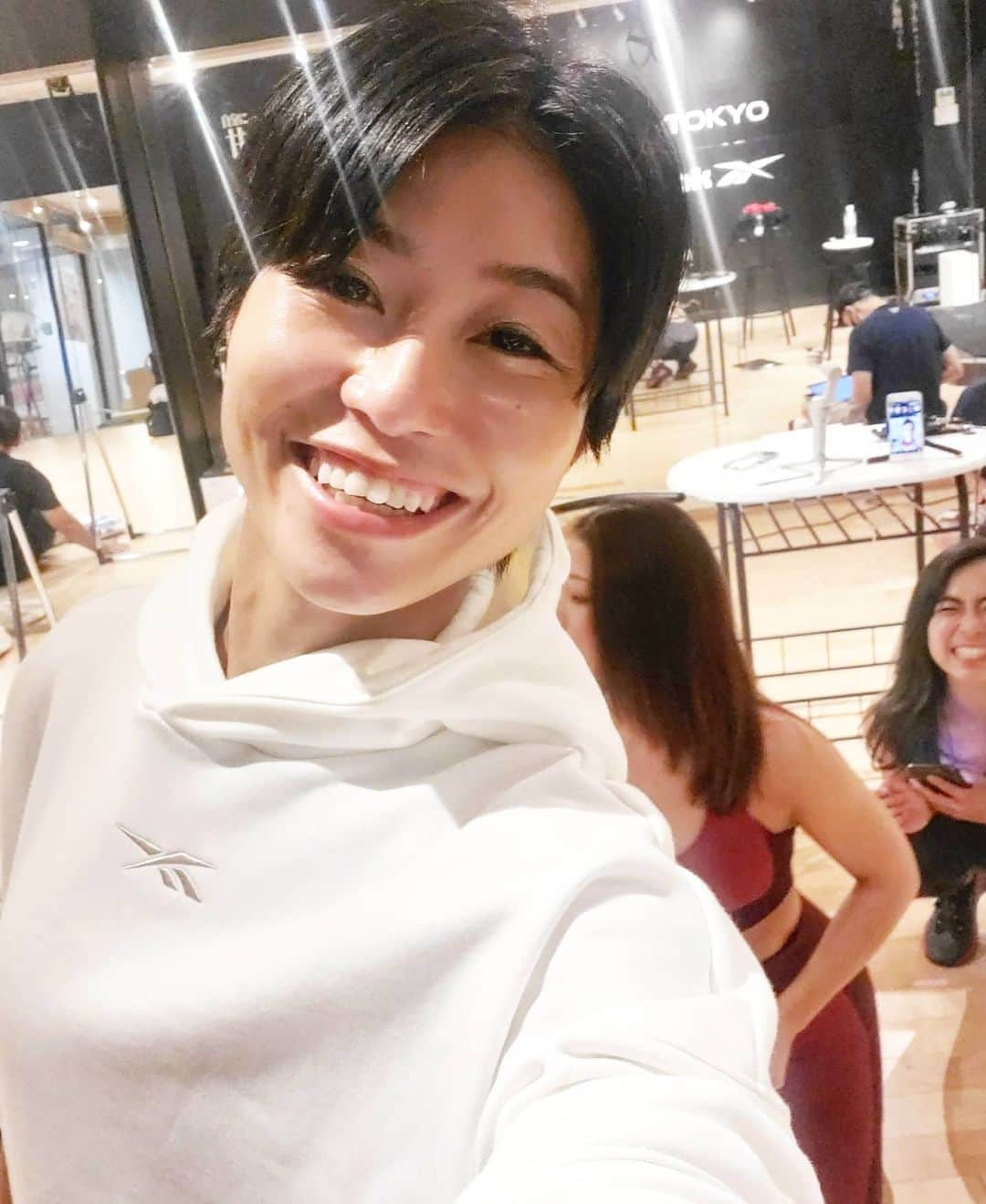 Erika Yamaguchiさんのインスタグラム写真 - (Erika YamaguchiInstagram)「昨日のreebok企画　Instagramライヴ ご試聴ありがとうございました。！  今回は美コア東京スタジオにて開催 👇 @bcore_official  女性の悩みにがちにフィットネストレーナーがお答え♪ & Reebok新作ウェアご紹介💓  私たちが今回着用していたウェアは 上記ストーリーにURL張り付けておきますね。  公式アカウントからライヴ動画 アーカイブから再度試聴も可能です😆💓 👇 @reebokjp   秋も冬も機能性&デザイン性は変わらず欠かせないね！  #Reebok #reebokoneアンバサダー #リーボック #フィットネス #フィットネスモデル #フィットネス女子 #ダイエットジム #ダイエットモチベーション #ダイエットモチベ #フィットネスガール #ウェア #ウェア選び #トレーナー活動 #トレーナー女子 #パーソナルトレーニングスタジオ」10月6日 20時40分 - erika__yamaguchi