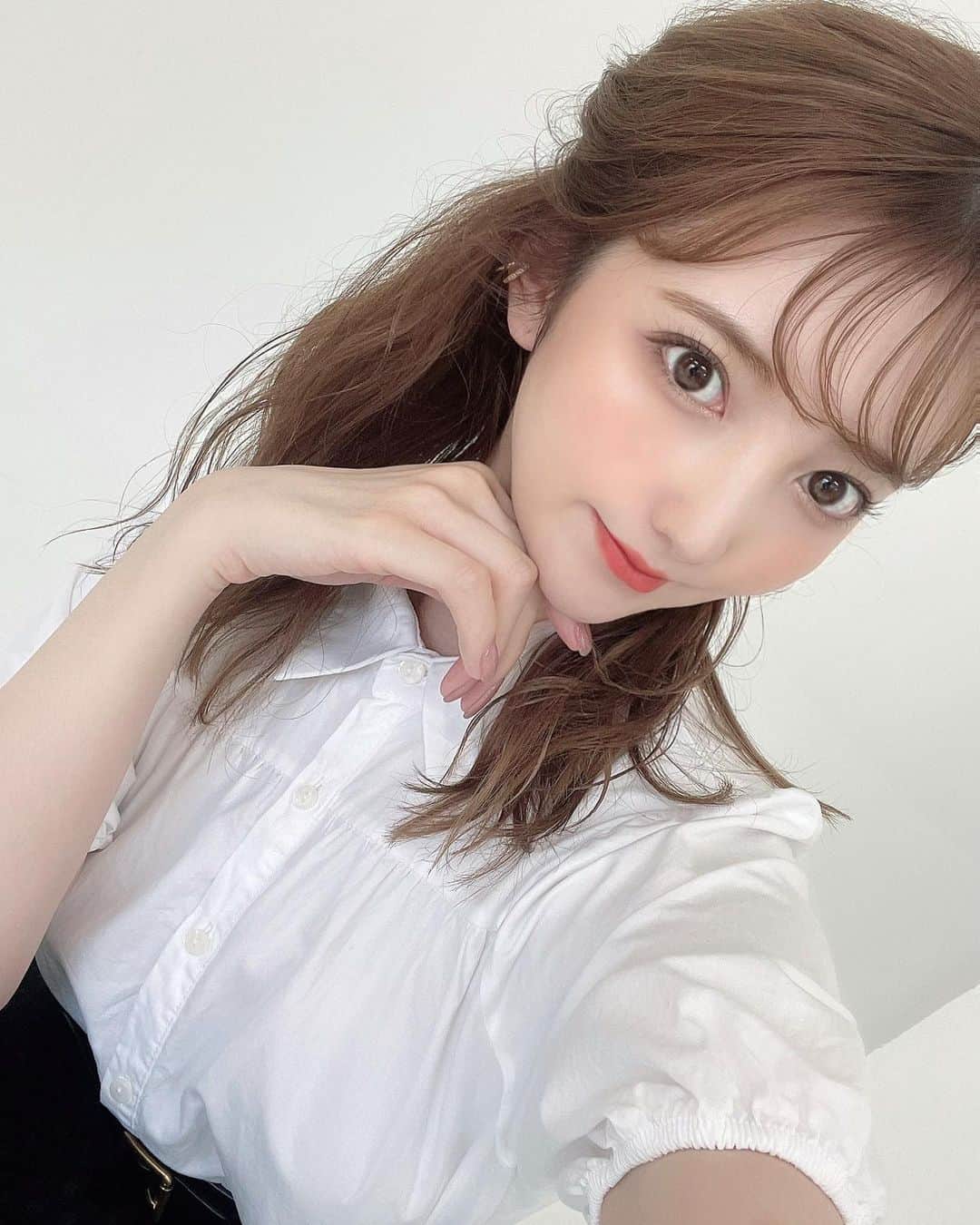 堀みづきさんのインスタグラム写真 - (堀みづきInstagram)「🌼🌼 はーふあっぷ☺︎ 前髪はこのくらいの長さが落ち着くなぁ😮‍💨  #selfie #hairarrange」10月6日 20時42分 - mizuki_027