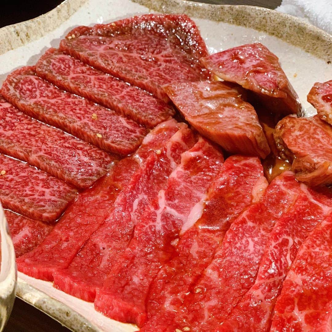中村愛さんのインスタグラム写真 - (中村愛Instagram)「🥩♡ ・ ・ ・ おとといお仕事が一緒だった方に美味しい焼肉屋さん教えてもらい、早速🥳  個人的には #ハラミ がおいしかった〜✌️  このあとケーキ🍰食べるんですが、胃もたれコースですよね⁉️w  #中村愛 #肉食女子  #焼肉」10月6日 21時06分 - nakamuramura_ai