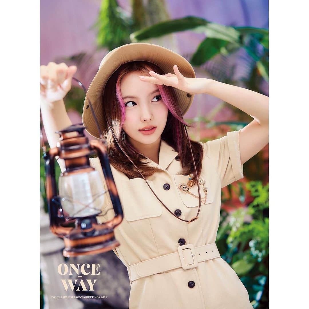 のインスタグラム：「TWICE JAPAN SEASON’S GREETINGS 2022 “ONCE-WAY” PRE-ORDER 10.04(月) 12:00～10.31(日) 23:59  Teaser NAYEON  詳細はこちら https://twicejapan.com/news/detail/853  #TWICE #ONCE_WAY  #🐶」
