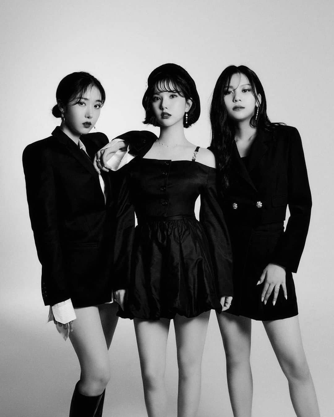 シンビのインスタグラム：「SinB, #Umji and #Eunha have confirmed to signed under @bpm_ent_official and will debut as together as a trio!   [TRANS by GFS_backup] @bscenez ; Hello this is SinB. After a long time of contemplating, l'll have a new start at BPM Entertainment with Eunha and Umji. You must've waited a long time, but thank you to the fans who believed and waited. This moment of meeting a new nest and spreading my wings is exciting and nerve-wracking, but I'll do my best to show good music and various activities in the future. Please support and watch over us!」