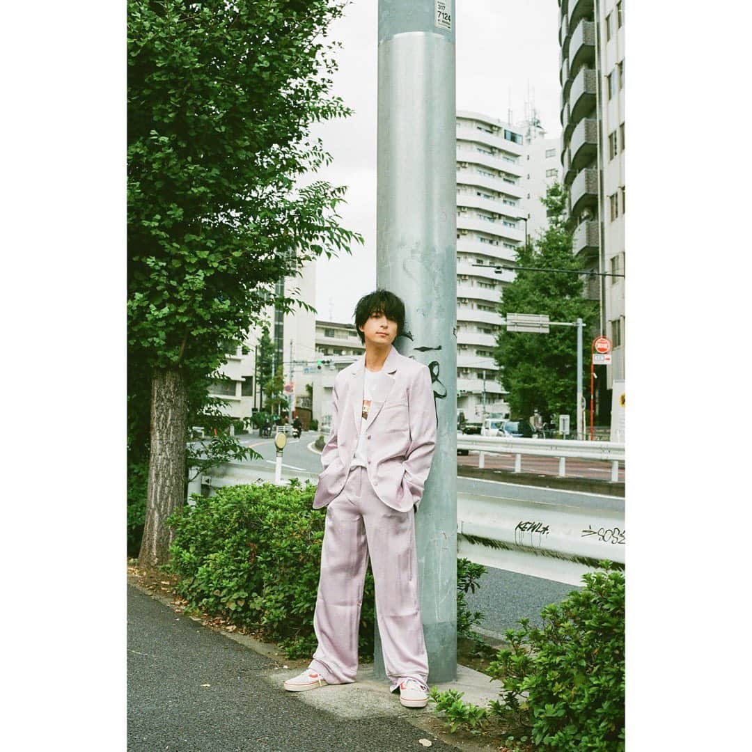 和田颯のインスタグラム：「. @sixtypercent_official   Photographer/Mado Uemura @uemura_mado   Hair&Make up/Mariko Sasaki  Stylist/Mei Sugawara @im__ei」