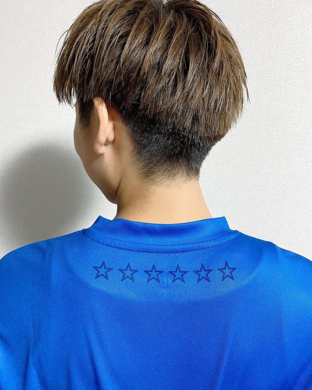 町田瑠唯さんのインスタグラム写真 - (町田瑠唯Instagram)「． さなえがデザインしたTシャツ！！！ さなえっぽいよね〜☺️☺️ 色違いでピンクもあるみたいです！！ ぜひチェックしてみてください🙋‍♀️」10月6日 21時53分 - macchi0308