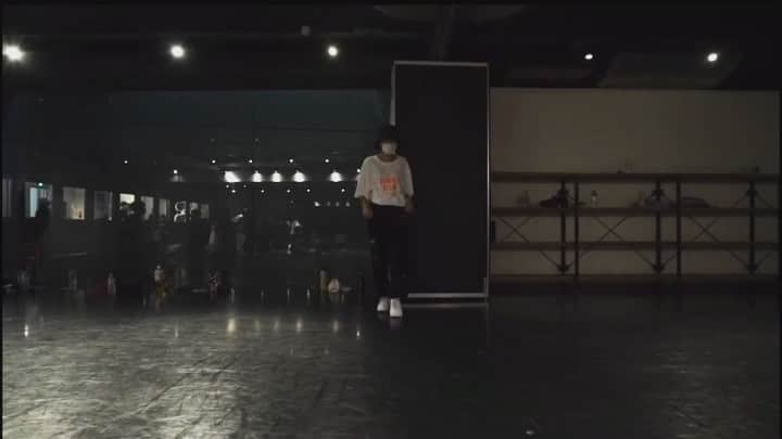 のインスタグラム：「このあいだの @endancestudio くらす🧡 実はおもいでふりかえりコレオ 懐かしくて新鮮で楽しかった☺️ 来てくださった皆さんありがとうございました！！  song @kehlani - Too Much choreographe @akosun828」