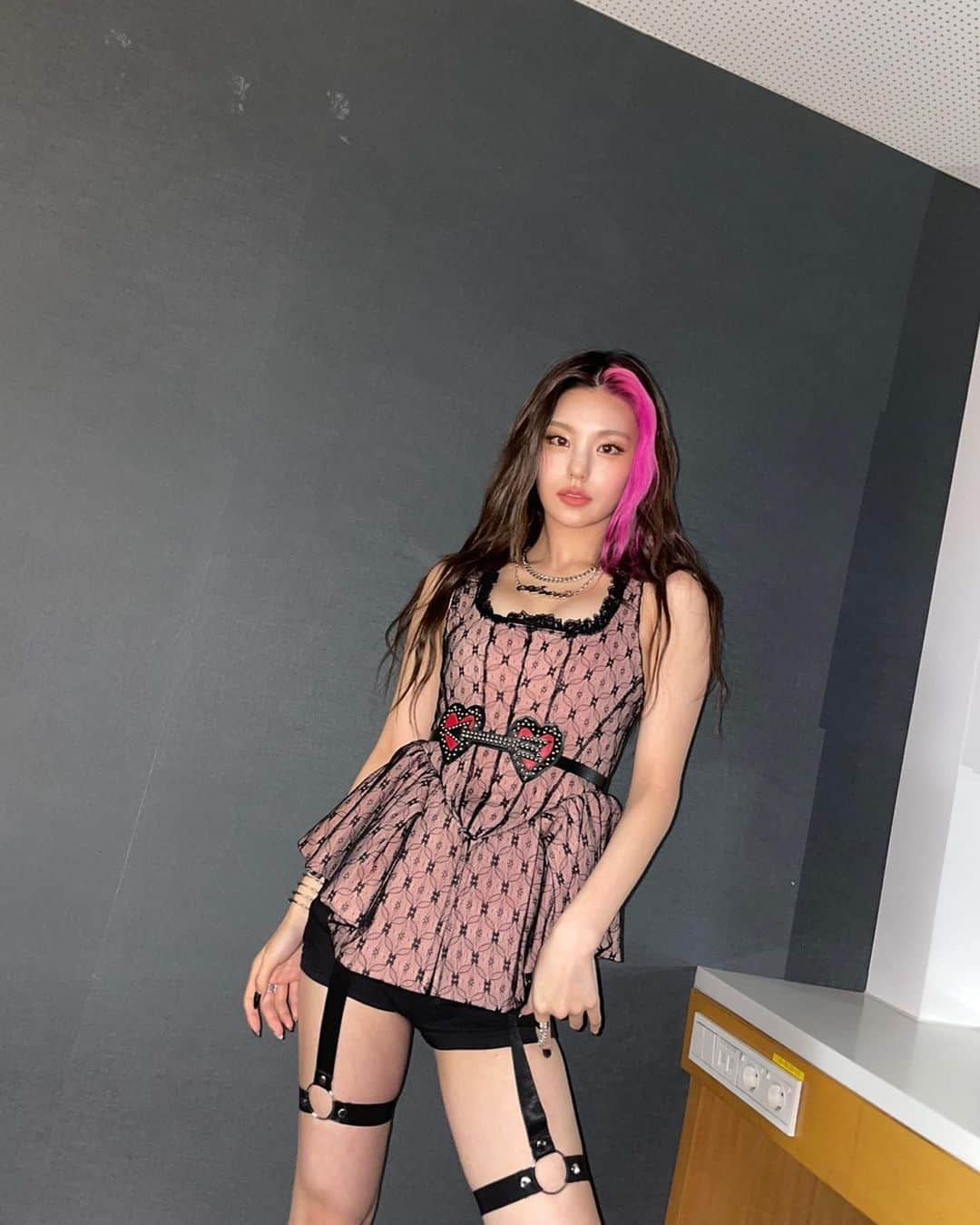 ITZYさんのインスタグラム写真 - (ITZYInstagram)「🖤=❤️」10月6日 23時21分 - itzy.all.in.us