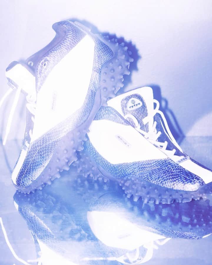 エイティーズのインスタグラム：「Aphex is a vibrant upgrade of millennial mid-tops. Available now in two colorways: Twilight and Mamba.」