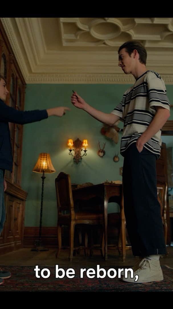 ジャクソン・ロバート・スコットのインスタグラム：「New trailer. New magic. New season of Locke & Key, coming Oct 22 on Netflix! #lockeandkey #lockeandkeyseason2 #LockeandkeySeason2trailer」