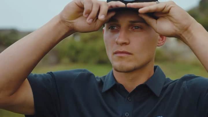 コーリー・シーガーのインスタグラム：「I am excited to announce I have officially joined the @travismathew team!」