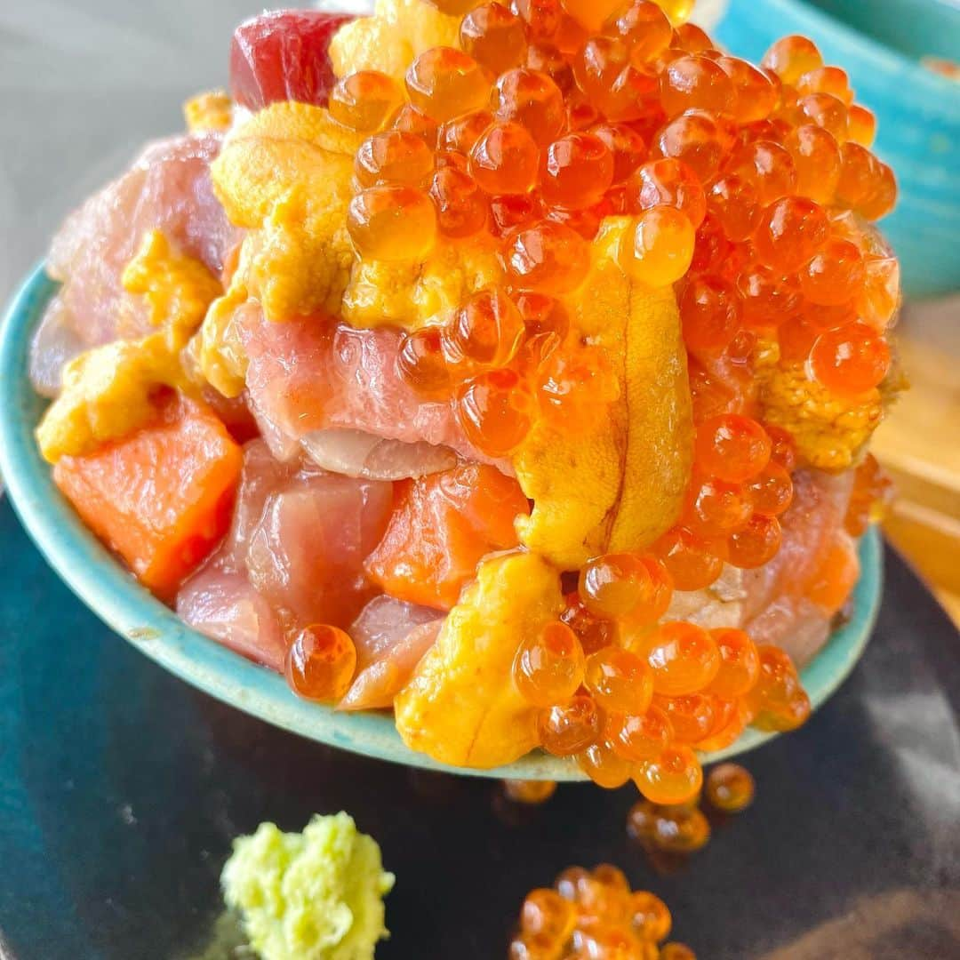 じゃぱぱのインスタグラム：「贅沢丼」