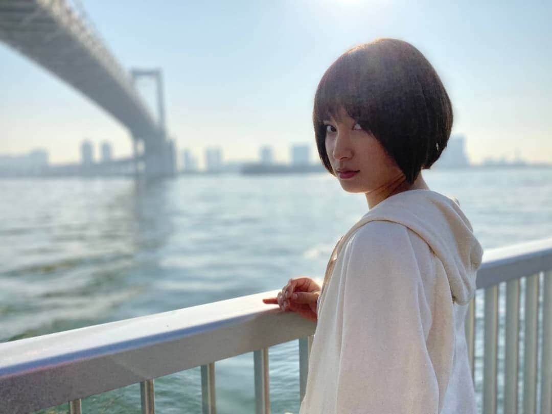 土屋太鳳さんのインスタグラム写真 - (土屋太鳳Instagram)「The hot weather is gone and It has been finally like autumn here☺️ What about in your area ?  Thank you for the likes and comments✨✨✨ I’m glad to hear from you.☺️✨ I’m so excited!🥰💕✨ . 今日の東京は少し曇っていて 秋らしい気温を感じます🌰✨ 昨日から地震のニュースを目にしていて 心配をしています😣 影響の報道は少ないのですが 揺れを感じた地域のかたは不安だと思うので どうかお気をつけてくださいね🙏 .  もうひとつ、少し前から ブログと連携できなくなっていて 何度試しても出来なかったので 出来るようになったら すぐに繋げたいと思ってます🙏🙏🙏 ブログを中心にチェックしてくださってるかた、 もう少しお待ちください🙏💦 . 今日は とてもとてもとても光栄なお知らせがあります💡✨✨ I have some big news!✨✨✨ . 🏆부산국제영화제🏆 🏆Busan International Film Festiva🏆l  🏆 Asia contents awards 2021🏆 ✨  . #釜山国際映画祭で #今際の国のアリス が 5部門に #ノミネート されました！  ・Best Creative  ・Best OTT Original  ・Technical Achievement Award  ・Creative Beyond Border  ・Best Actress  .  https://asiacontentsawards.com/eng/addon/10000001/page.asp?page_num=2405  .  そして 本当に信じられないけれど… 私が演じた #ウサギ が Best Actress部門にノミネートされています😭✨✨✨ .  ACA 2021 Nominations | Best Actress TSUCHIYA Tao AliceInBoderland  .  youtu.be/jdKpmptiBFY  . I feel quite honored…!!! Thank you very much✨✨✨ 진심으로 감사드립니다.✨✨✨ 「✨」がいくつあっても足りません💦 感謝をこめて、 今日の写真は、ウサギ🐰✨ . 私が生きた役たちは スクリーンや画面の中で生きていますが 私自身はたくさんのコンテンツの様々な表現に 本当に本当に元気や勇気をいただいていて アジアの作品も本当に本当に大好きで…！！！ どんなに感動してきたことか…😭✨✨ . そして 2020年、世界中が厳しい状況の中で どれほどたくさんの作品が オンエアや配信をされたかと考えたら、 ウサギがノミネートされていることは 本当に奇跡のようだと思います…！ . それは ウサギの心を引き出してくださった人たち、 受けとめてくださった人たち、 観てくださったり 感想をくださった人たちがいたから。 全ての人に感謝をしながら 俳優部の一員として 貴重な時間を過ごしたいと思います♥️♠️♦️♣️ . 授賞式は 釜山国際映画祭公式YouTubeチャンネル  https://youtu.be/6hLp4Sw-rY0  にて、今日の18時からオンライン生中継されます✨ . 今際のノミネートはもちろんなのですが、 アジアの素晴らしい作品がたくさん紹介される 宝箱のような時間だと思うので ぜひぜひぜひ💎✨✨観てください💕✨ .  ACA 2021 | COMING SOON:  .  https://youtu.be/cWpR0FOf37o .  https://www.youtube.com/watch?v=cWpR0FOf37o .  . #Netflix #今際の国のアリス  #AliceInBoderland  #佐藤信介 監督 #山﨑賢人 くん #村上虹郎 くん #森永悠希 くん #町田 啓太 さん #三吉彩花 ちゃん #桜田通 くん #朝比奈彩 ちゃん #栁俊太郎 くん #渡辺佑太朗 くん #水崎綾女 さん #吉田美月喜 ちゃん #阿部力 さん #金子ノブアキ さん #青柳翔 さん #仲里依紗 さん」10月7日 16時14分 - taotsuchiya_official