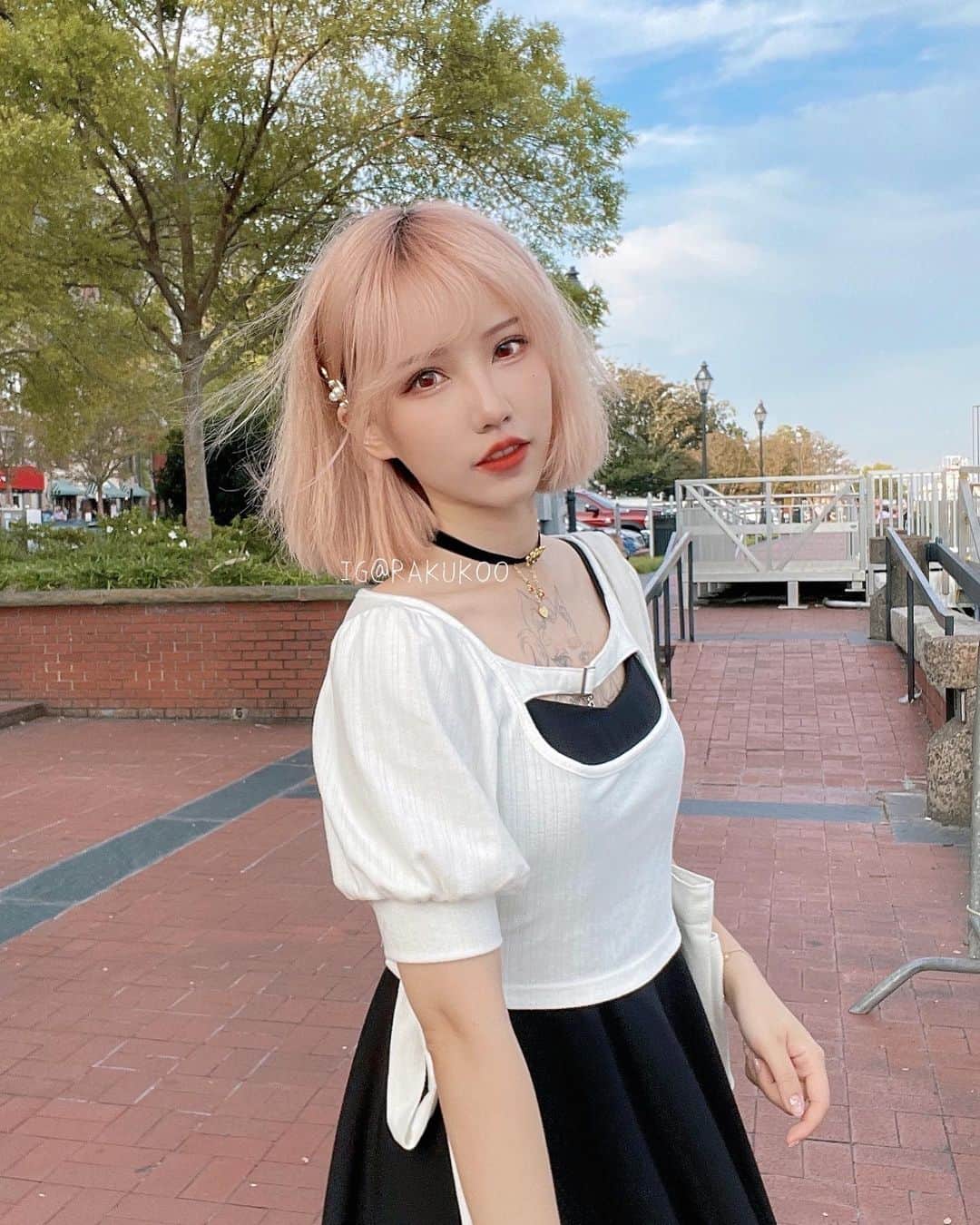 犬神洛洛子のインスタグラム：「晴天好心情✨🤍」