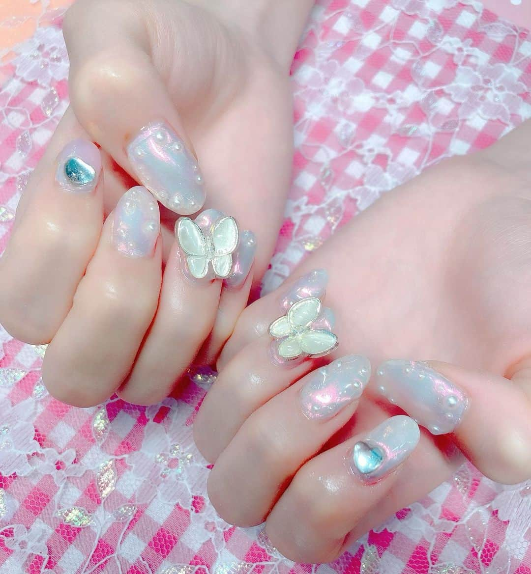 宇佐美幸乃さんのインスタグラム写真 - (宇佐美幸乃Instagram)「new nail...🤍 なんかプリプリにしたかった気分なんだー♡(*>ω<)ω<*) オフも有料パーツもオーロラも追加して8100円！コスパ神  #nail #新宿ネイルサロン #新宿ネイル　#naildesign #idol #アイドル　#オーロラネイル　#fff #followｍe」10月7日 13時26分 - usami_yukino