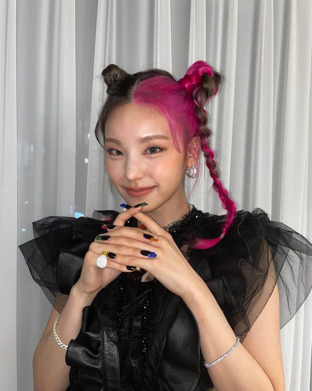 ITZYさんのインスタグラム写真 - (ITZYInstagram)「CRAZY IN LOVE🖤」10月7日 16時57分 - itzy.all.in.us