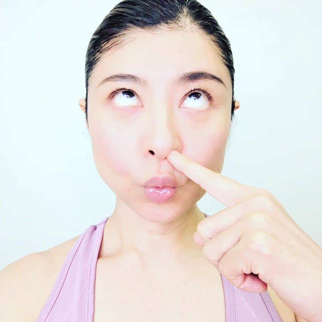 間々田佳子のインスタグラム：「オモシロクってなんだろう？  #間々田佳子  #変顔遊び」