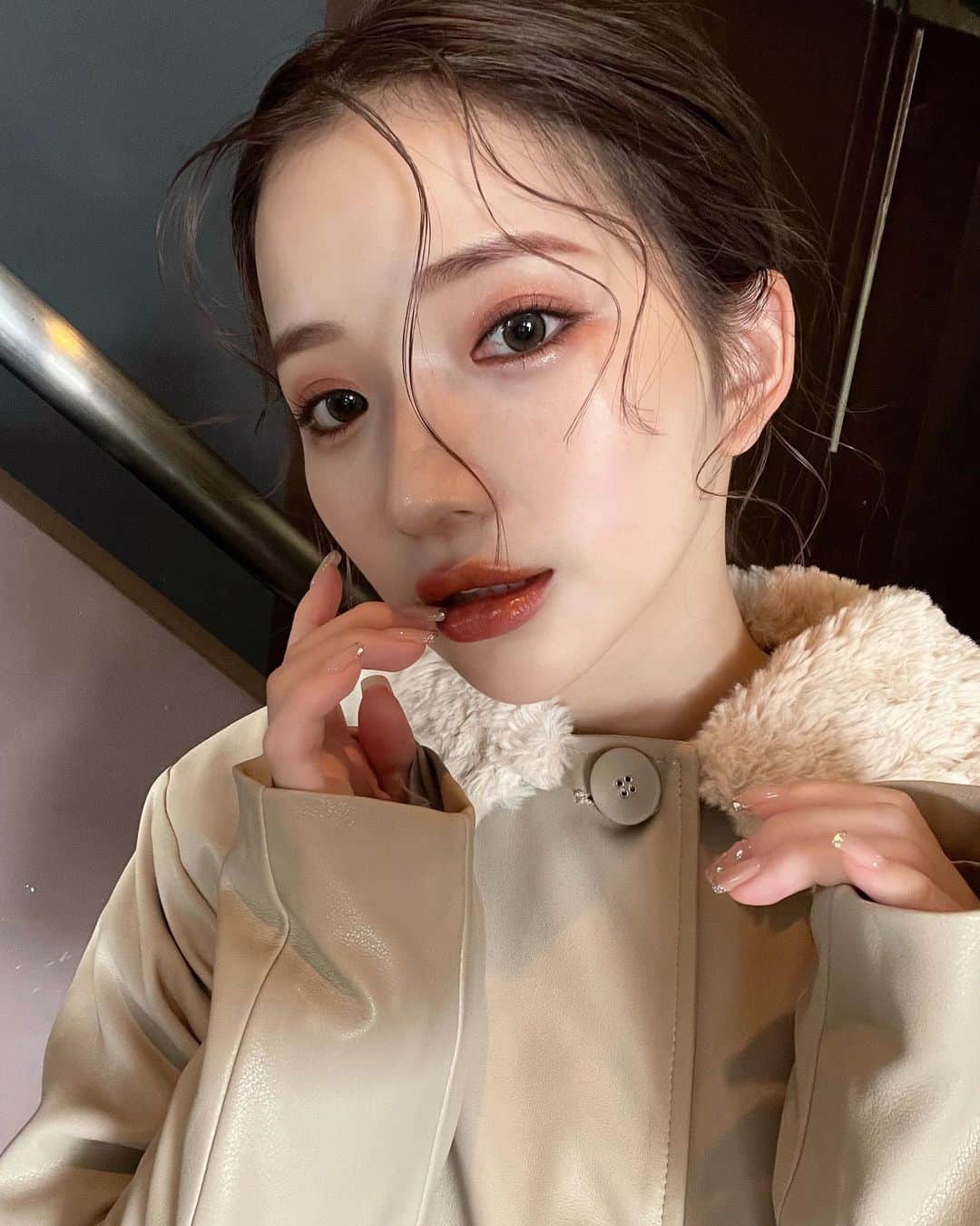 南りほのインスタグラム：「今回はブラウンメイクでした🤎 @yuzuko_makeup  カラコンはグレー👁つけてます🤍」