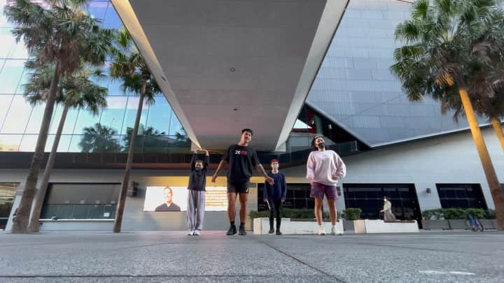 小野美公のインスタグラム：「💛💙💜🧡  #dance #icc #Sydney #australia #mami #🏝#トモダチ💖」