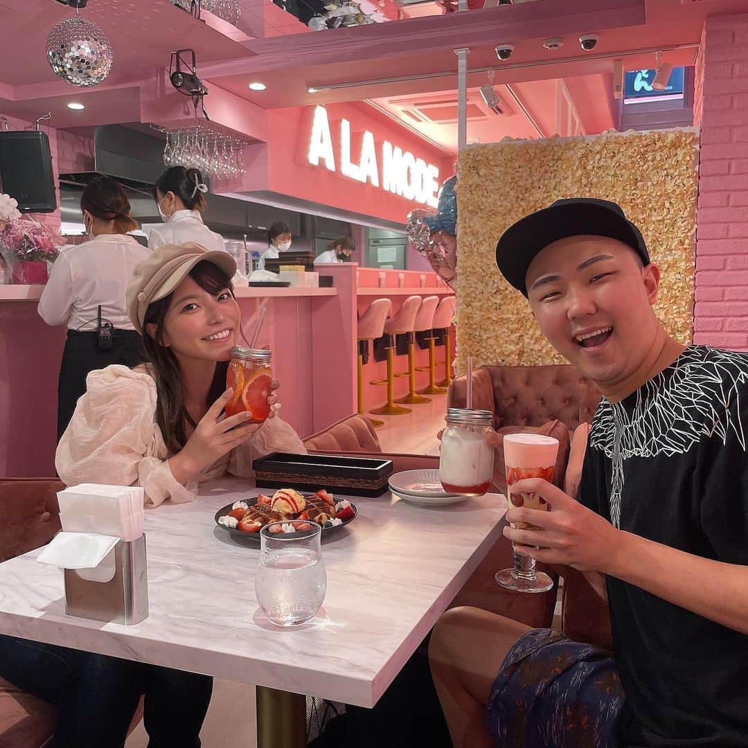 のインスタグラム：「上原亜衣ちんとスイーツ食べてきました！美味しかったです。  アラモード住所↓ 〒160-0021 東京都新宿区歌舞伎町1-17-5和田久ビルb1」