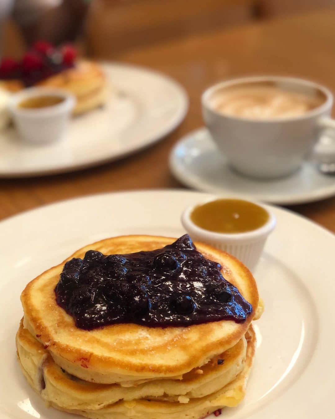 のインスタグラム：「🥞 . 優雅な朝ごはん🥣 おいしかったあ🥺」