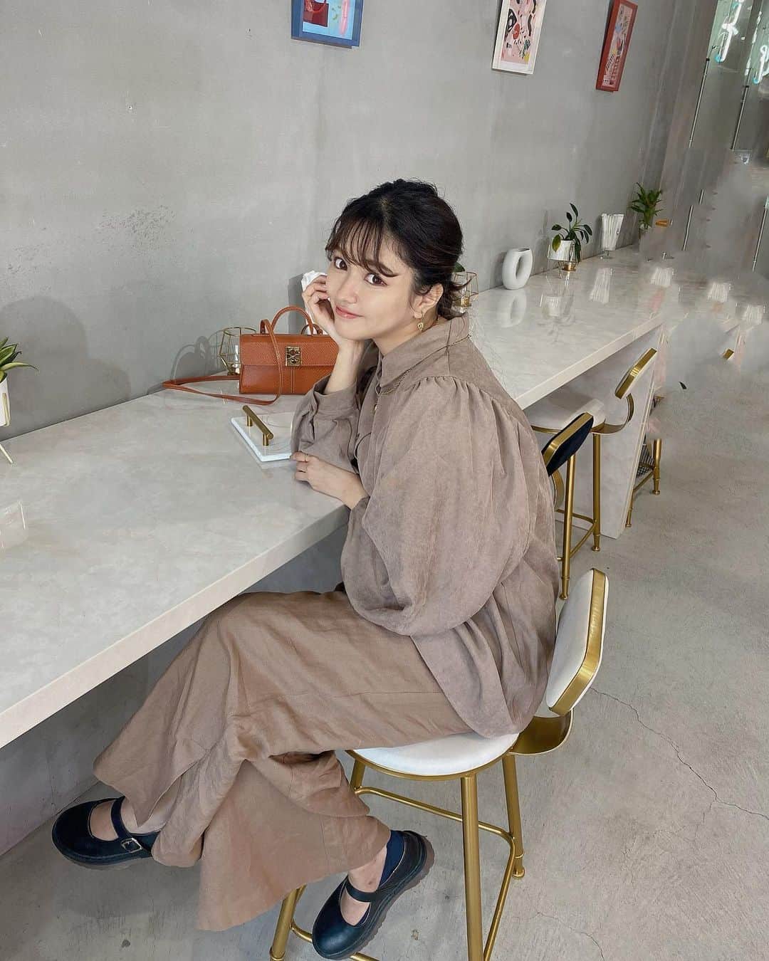 徳本夏恵（なちょす）さんのインスタグラム写真 - (徳本夏恵（なちょす）Instagram)「⁡ ⁡ ⁡ ⁡ ⁡ ⁡ いつもぱっと華やかなお洋服が100%可愛いやったのに、 ⁡ 少し落ち着いた雰囲気でこじんまりも可愛いなって＾＾  ⁡ 　 ⁡ ⁡ tops @grl_official  bottom @eimyistoire_official  shoes ⁡@grl ⁡ ⁡ ⁡ #なちよのわたくしふく#可愛い週間」10月7日 20時51分 - nachos_kimono