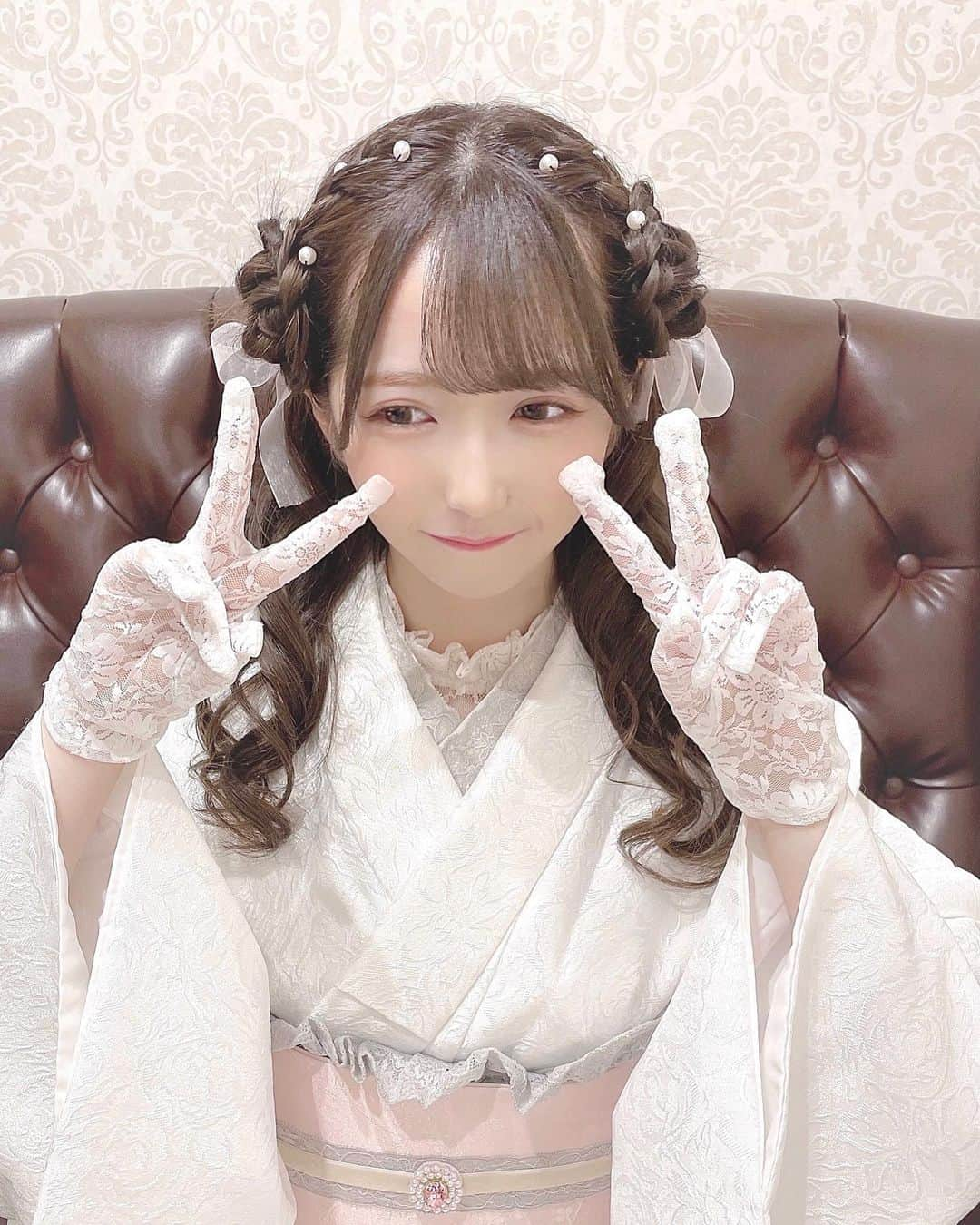 谷崎早耶さんのインスタグラム写真 - (谷崎早耶Instagram)「🐑💞  22歳になりました🤍  今日10月7日で22歳になりました（´-`）.｡oO  SNSでたくさんのお祝い、ありがとうございます💍  21歳の1年は20歳の時よりもステップアップできて たくさんの夢を叶えることができました☺️🌷.*  全部全部、応援してくださるみなさんのおかげです…！ そんなみなさんの笑顔が見たいからいつもがんばれるよ。 たくさんの愛を届けてくれて応援してくれてありがとう💭  いままで以上に飛躍できるように更に努力していきます✊🏻 笑顔あふれる1年になったらいいな〜〜！がんばるぞ！！  そして22歳(にゃんにゃん歳)なので全力アイドルで😳🎀  22歳の谷崎早耶もよろしくお願いします…！！❤︎」10月7日 23時37分 - tanizaki_saya__