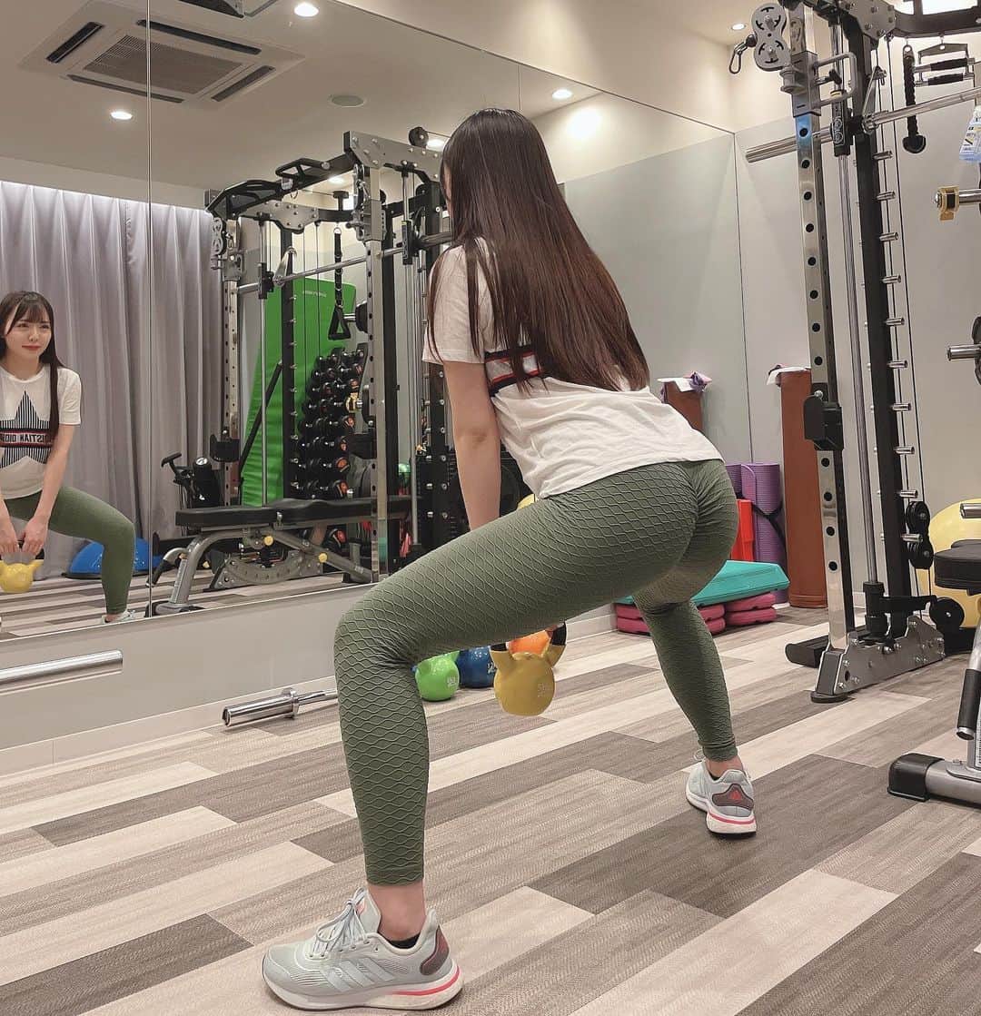 朝日しずくさんのインスタグラム写真 - (朝日しずくInstagram)「久々にトレーニングいけたよ🤍 かわいいウェアがまた増えてた！！ お尻のトレーニングいっぱい頑張ったから筋肉痛💪 がんばれお尻ちゃんっっっ🍑 ・ ・ #ケイジー #新宿パーソナルジム #新宿パーソナルトレーニング #恵比寿パーソナルジム #恵比寿パーソナルトレーニング」10月8日 9時41分 - asahidrops