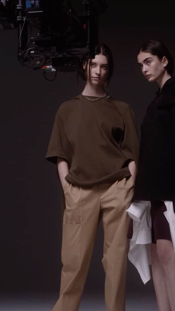 アディアムのインスタグラム：「Designer @HanakoMaeda brings us behind the scenes of the brand's first gender-neutral collection. Growing up in Tokyo, Maeda was greatly influenced by Japanese street fashion. Tune in to see how this inspiration comes to life through #ADEAM ICHI.」