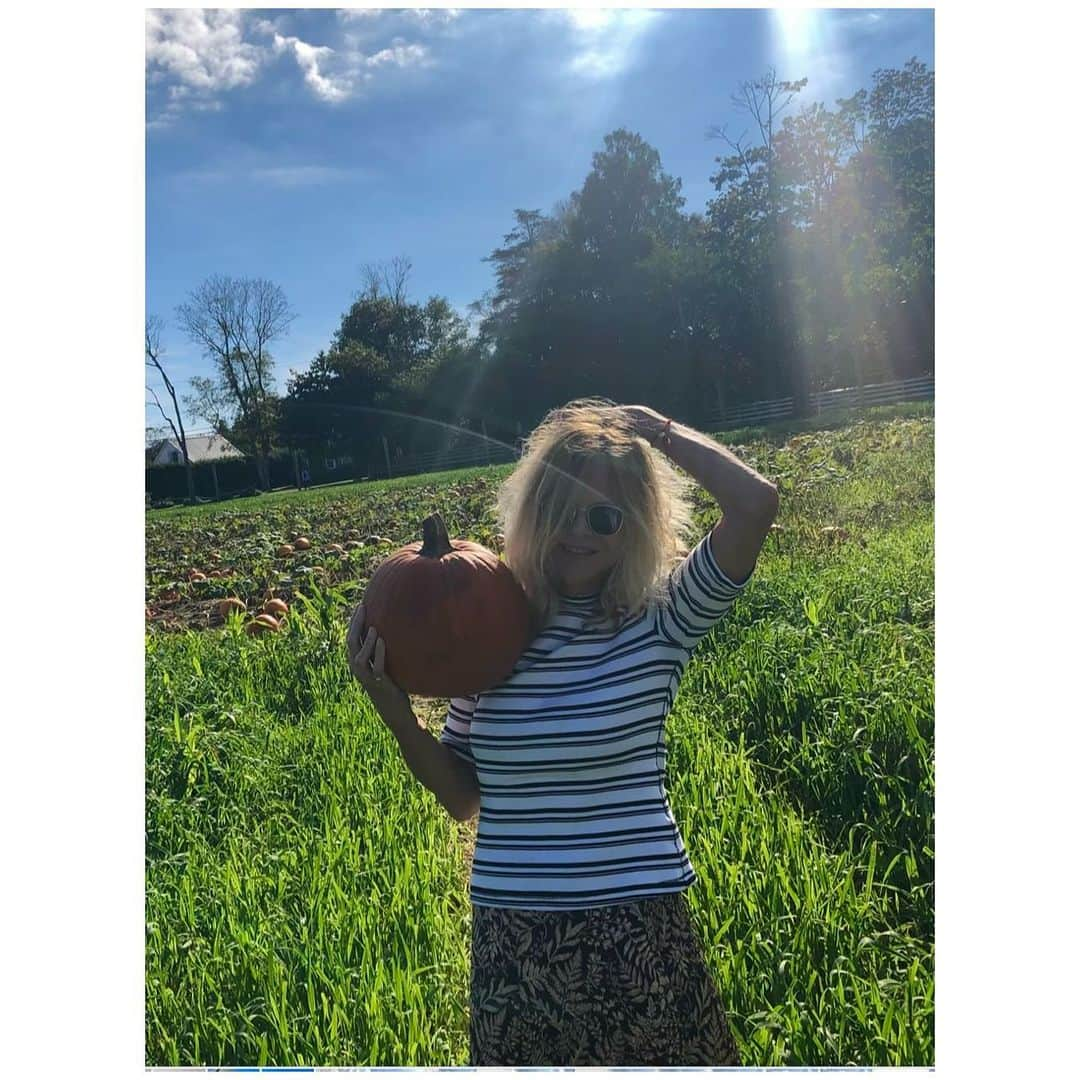 メグ・ライアンさんのインスタグラム写真 - (メグ・ライアンInstagram)「Was gorgeous out here today! #MegRyanFall」10月8日 7時20分 - megryan