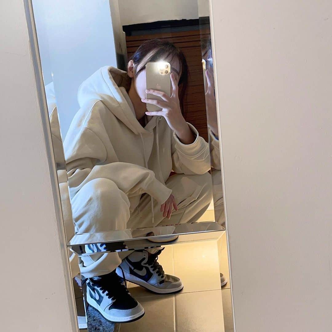 MIYUのインスタグラム：「😇😇😇😇  ・ ・ なんかわからないだけど ストーリー好評だったから載せとく」