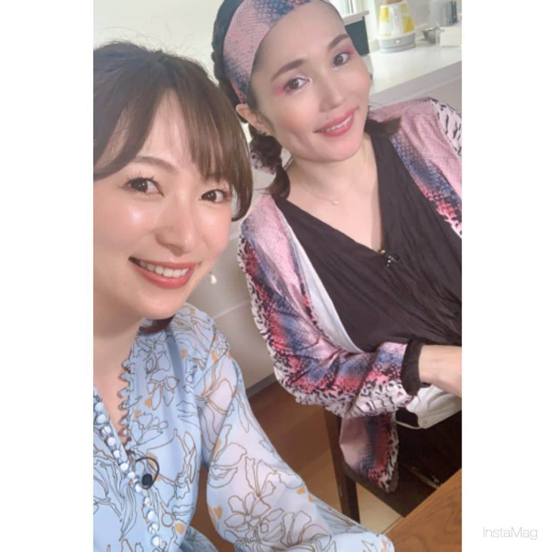 速水里彩のインスタグラム：「.  久しぶりのノラさんは やはりバブリーでパワフルでした🥰💓  移動の車内でも 育児トーク仕事トーク美容トーク女子トーク‼️ 楽しすぎました❤️  #東海テレビスイッチ #おかえりなさい 💓 #10ヶ月ぶり #産休 #お取り寄せ特集 #平野ノラ さん #おったまげ〜 #👶」