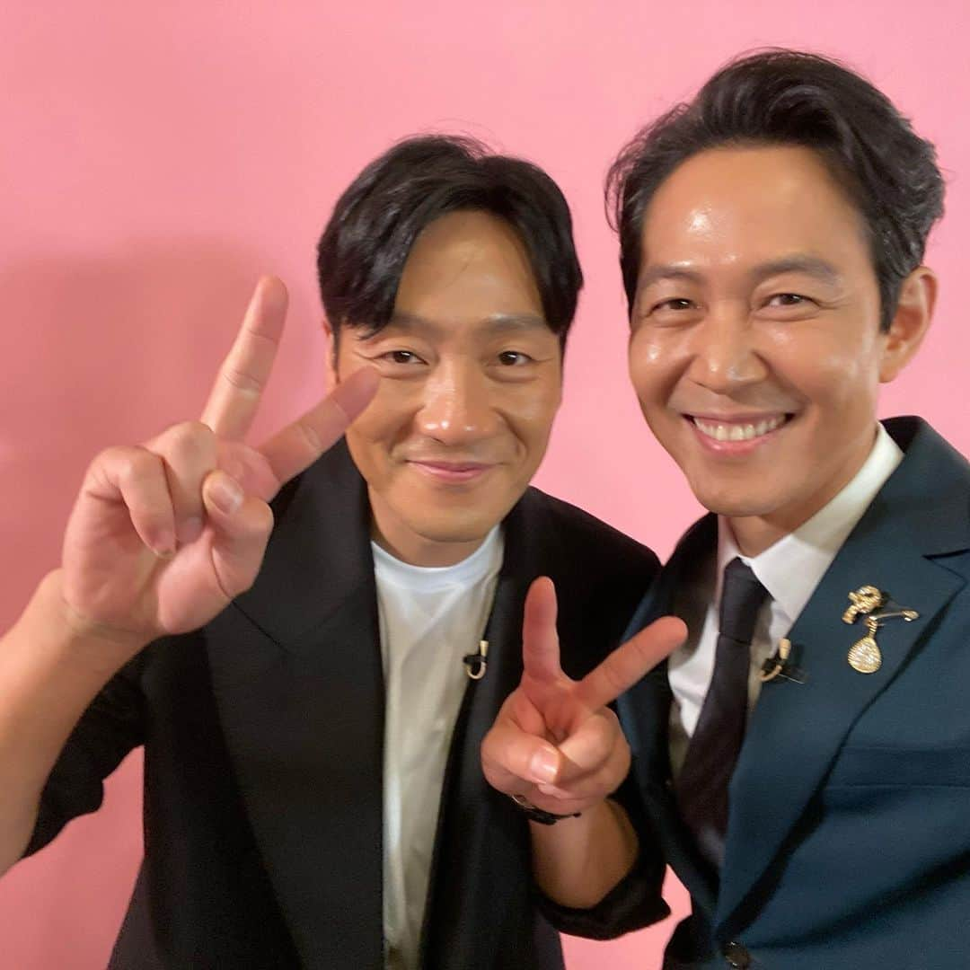 イ・ジョンジェさんのインスタグラム写真 - (イ・ジョンジェInstagram)「#박해수 #이정재 #squidgame  #FallonTonight #leejungjae」10月8日 11時23分 - from_jjlee