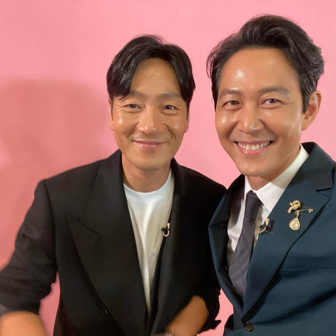 イ・ジョンジェさんのインスタグラム写真 - (イ・ジョンジェInstagram)「#박해수 #이정재 #squidgame  #FallonTonight #leejungjae」10月8日 11時23分 - from_jjlee