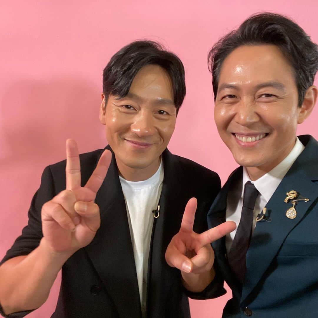 イ・ジョンジェさんのインスタグラム写真 - (イ・ジョンジェInstagram)「#박해수 #이정재 #squidgame  #FallonTonight #leejungjae」10月8日 11時23分 - from_jjlee