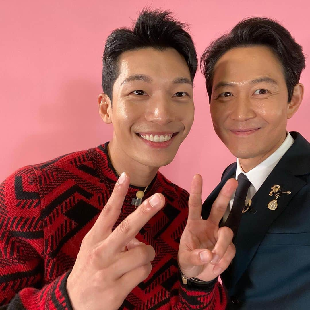 イ・ジョンジェさんのインスタグラム写真 - (イ・ジョンジェInstagram)「#위하준 #이정재 #squidgame #FallonTonight #leejungjae」10月8日 11時29分 - from_jjlee