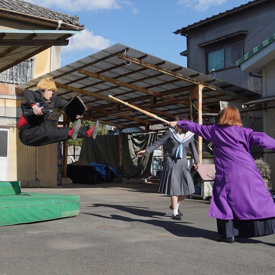 日本テレビ「今日から俺は‼︎」のインスタグラム：「すんごい飛びます。今夜。」