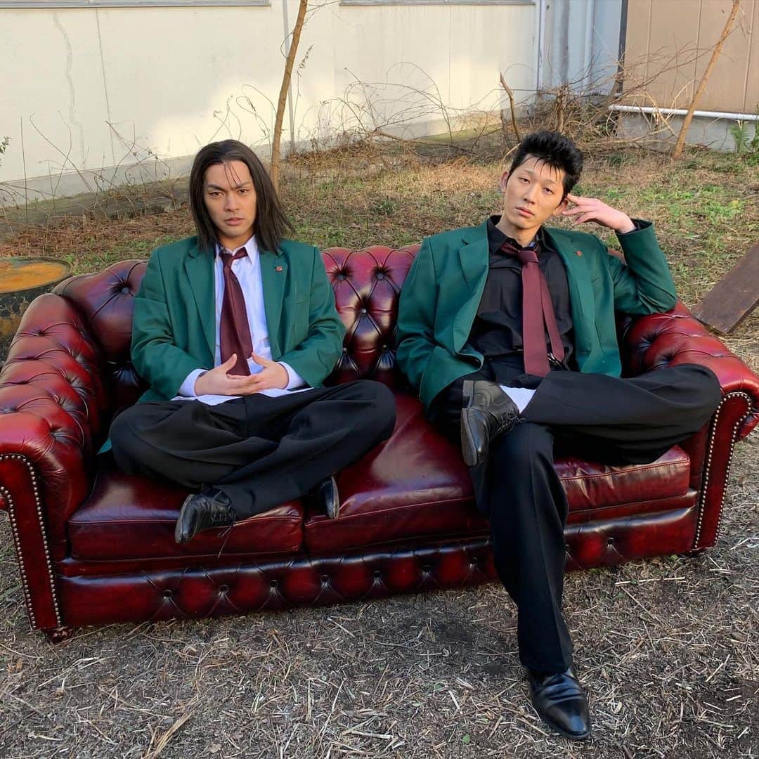 日本テレビ「今日から俺は‼︎」のインスタグラム：「その椅子は座っちゃダメ！今夜！」