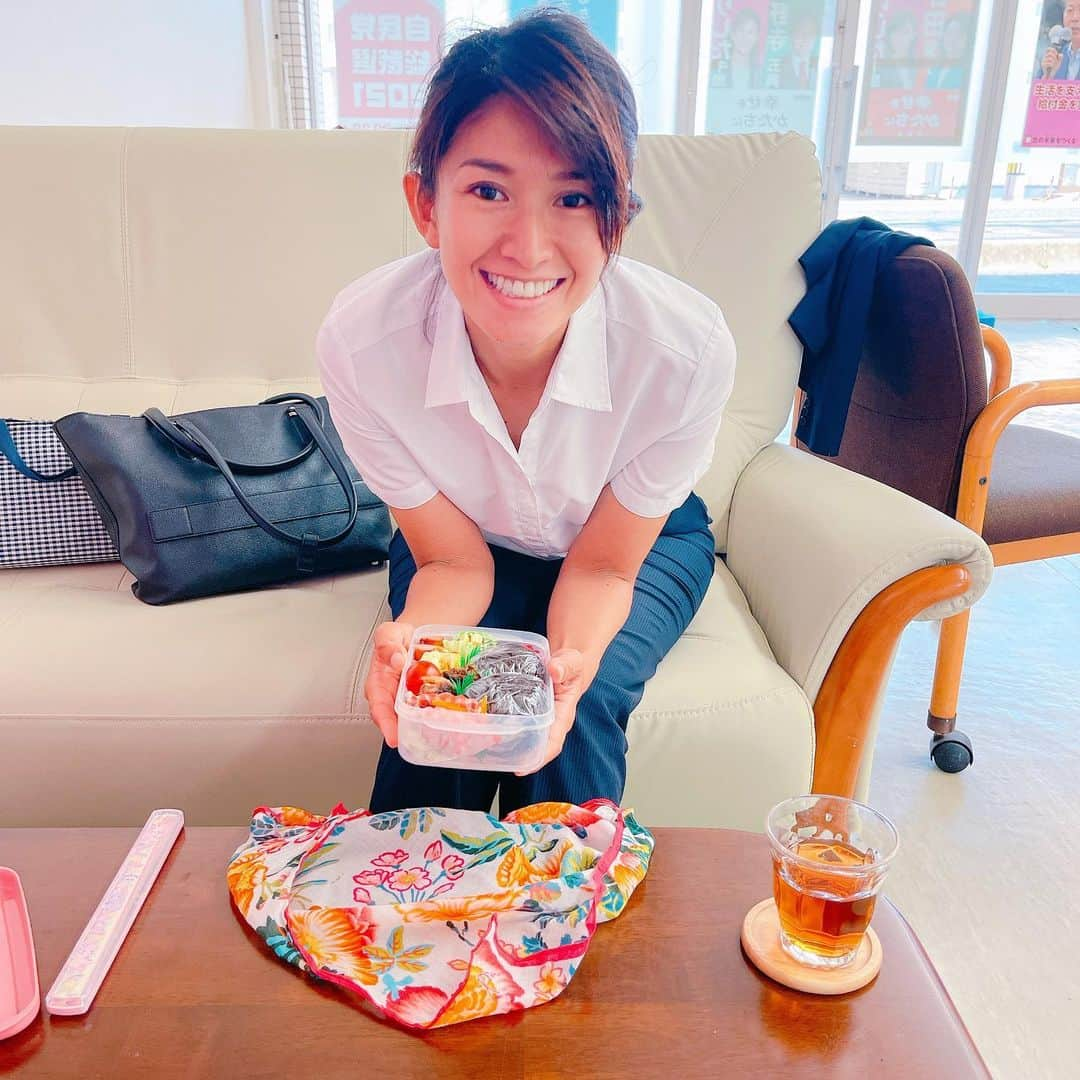 森下千里さんのインスタグラム写真 - (森下千里Instagram)「お昼はお弁当🍱  宮城県はお米がとっても美味しい！ 海苔も美味しいので、 おにぎりが、絶品です。  #ささ結 #大崎市 #ランチタイム #宮城五区 #幸せをかたちに」10月8日 13時28分 - morishitachii