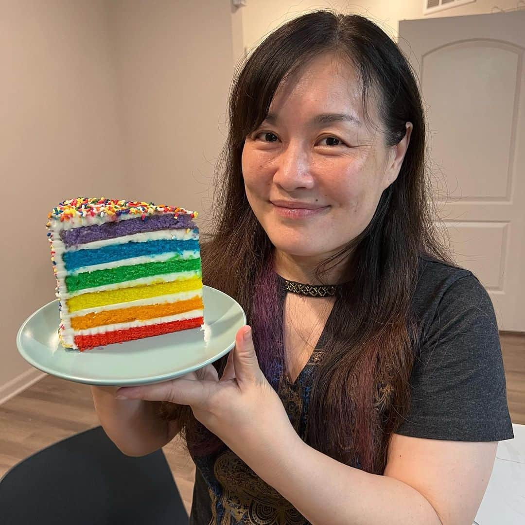 さくらえみさんのインスタグラム写真 - (さくらえみInstagram)「Purple is the top!  Rainbow cake🌈」10月8日 13時38分 - emisakura_gtmv