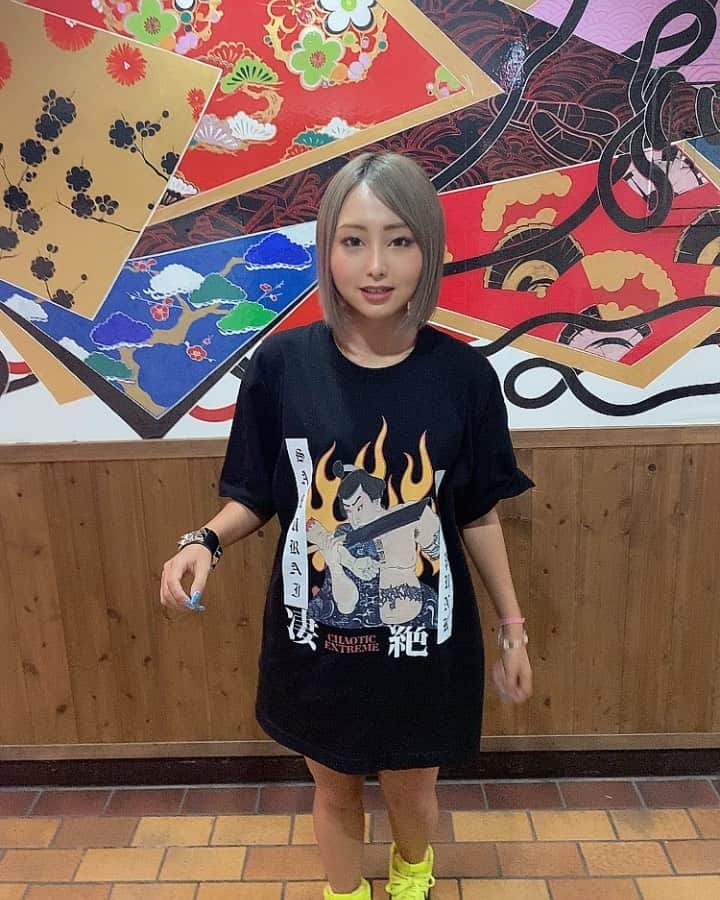 椎木くるみのインスタグラム：「明日はマギアさんで、一日店長だよ🐰 来れる人は、一緒に乾杯しようね🍻 ・ ・ ・ #ギャル #ぎゃう #黒ギャル #トレーニー #ワークアウト #スニーカー #広島 #workout  #me #girl #igers #swag #swagger  #instagood #ootd #gal #ambush #snkrs」