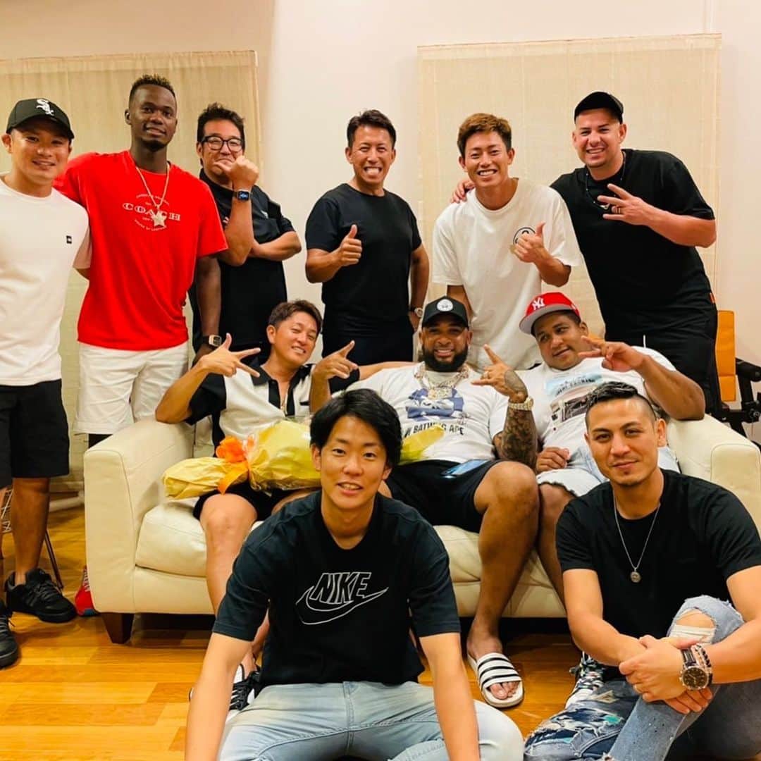ウラディミール・バレンティンのインスタグラム：「#CBgang」