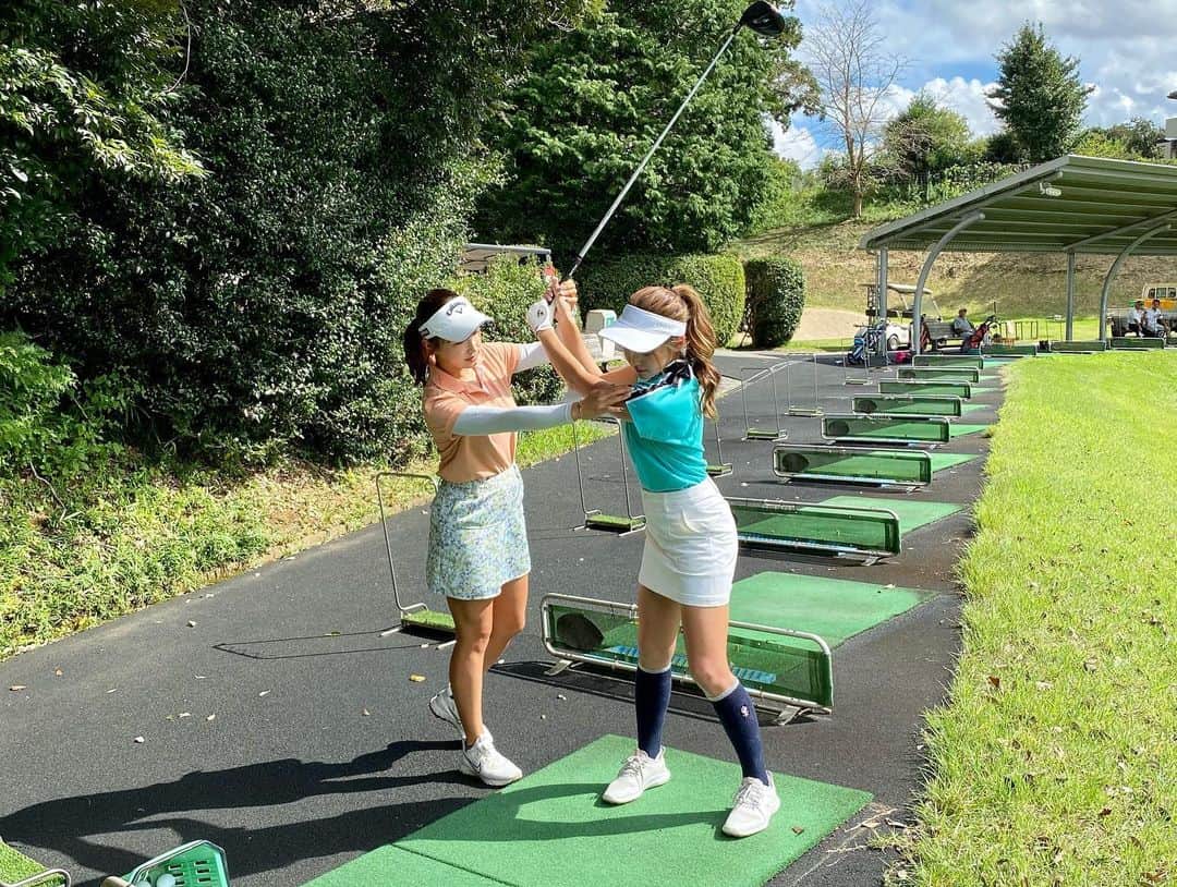 Yuuさんのインスタグラム写真 - (YuuInstagram)「ついに公開❣️ 井上莉花ちゃんがブランドアンバサダーの『ゴルフル』⛳️  ゴルフが上手くなりたい人！ ゴルフの魅力を伝えたい人！ ゴルフで人々を幸せにしたい人！ を繋ぐゴルフに特化したプロとアマとのマッチングアプリで、来年の2022年1月を目途にサービス開始予定だよ⸜( ´ ꒳ ` )⸝♡︎  ホームページとアプリの撮影で私も呼んでもらいました💕 いつのまにかモデルじゃなくてレフ板になってた私🤣 りかちゃん可愛いし撮影楽しかった❤️  @1124rika   #井上莉花 #ゴルフル #キャロウェイ #ジュンロペ #マッチング」10月8日 20時25分 - yuu1115yuu